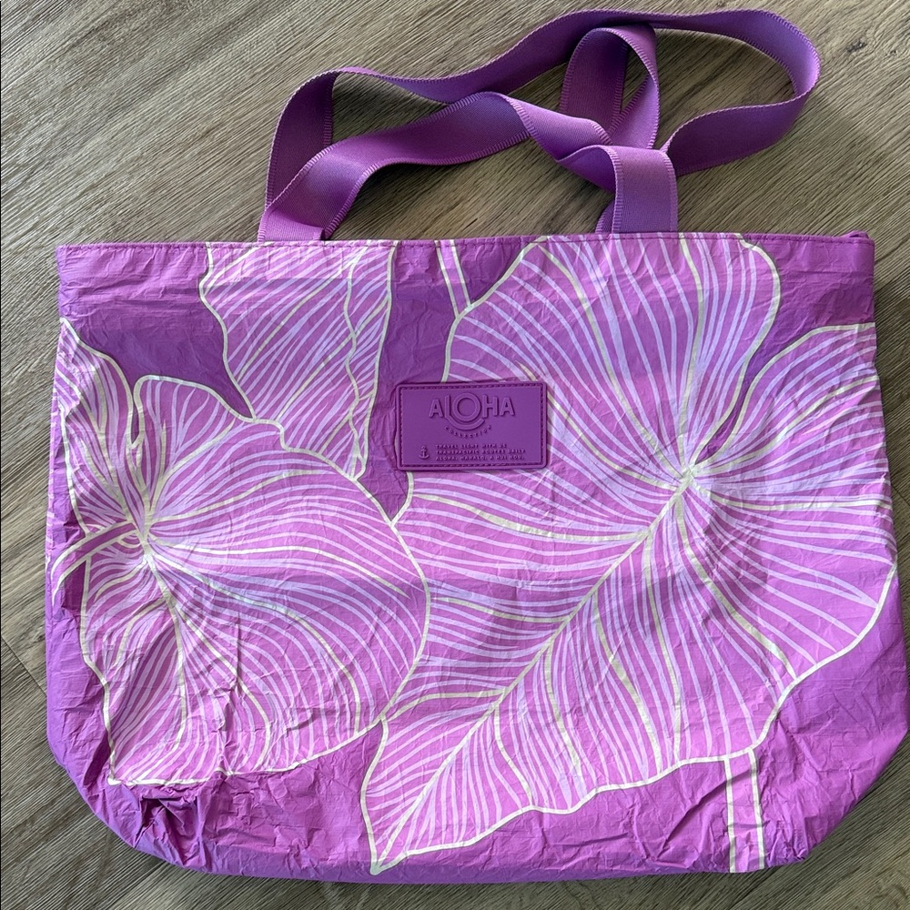 ALOHA Collection Day Tripper Large Tote! Purple/Gold! Sold out Print!